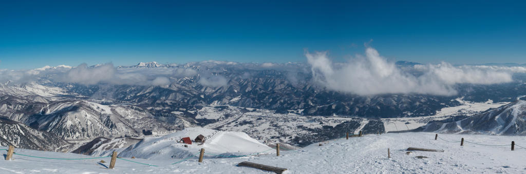 八方尾根スキー場方向
