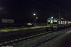 姨捨駅にバックで入る電車