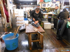 築地　マグロの解体　2013年師走