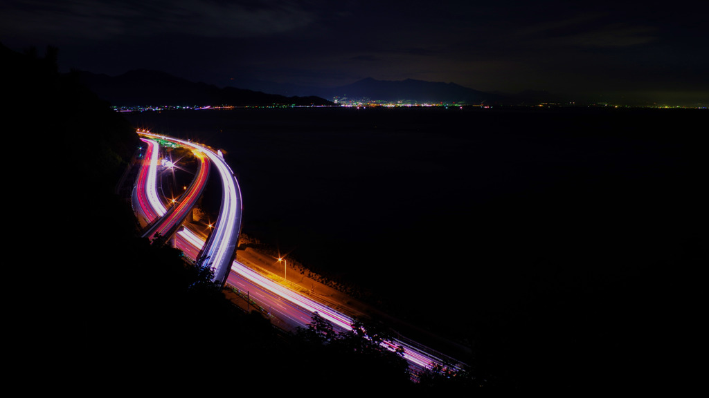 さった峠の夜の顔