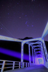 星空下の橋