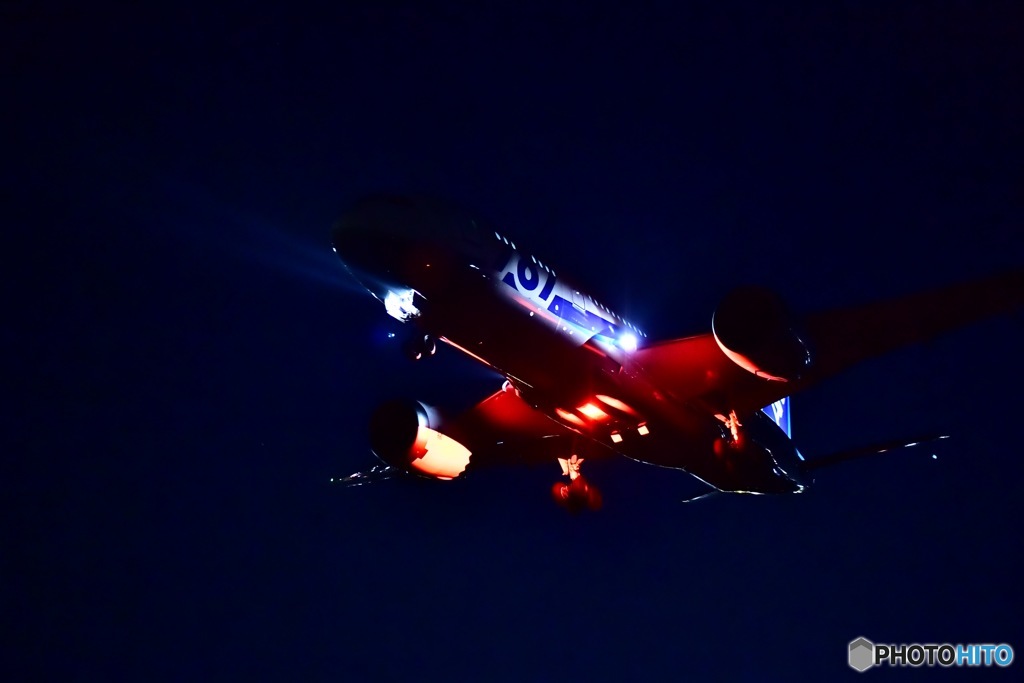 伊丹空港の夜 787
