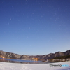 昼のような真夜中の本栖湖