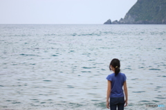 海の向こうに思いを馳せる。