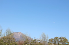 大山が月