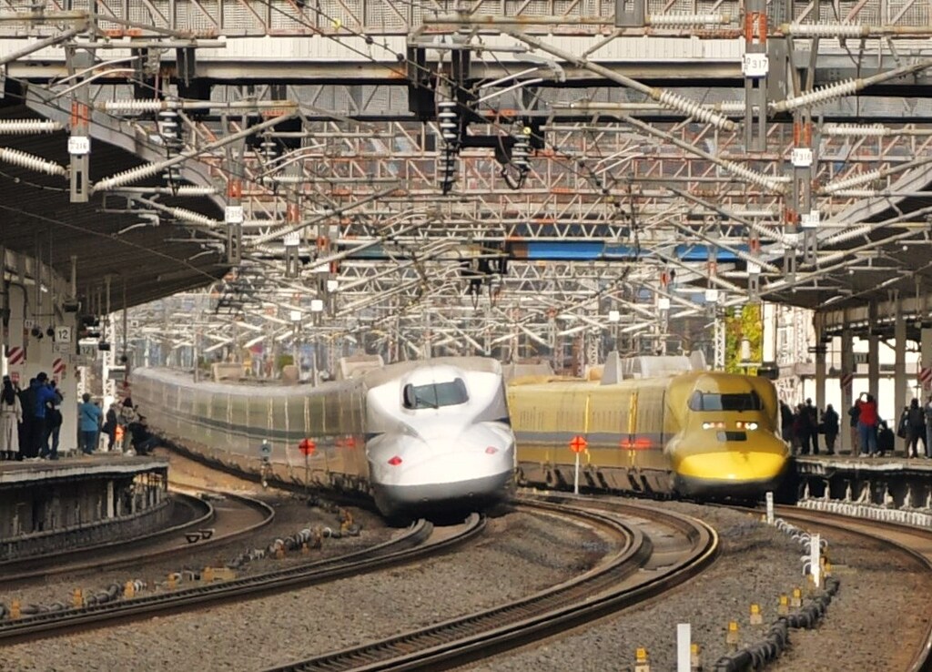 ドクターイエローと700S