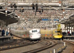 ドクターイエローと700S