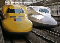 ドクターイエローと700S
