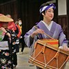 街角の賑わい