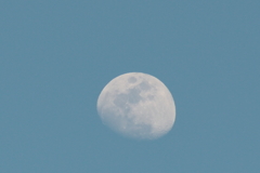 月