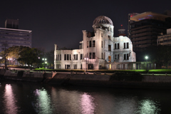 夜の原爆ドーム