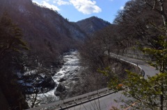 山道と渓谷