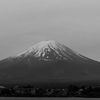 富士の高嶺に 雪は降りつつ