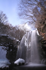 冬空と唐沢の滝