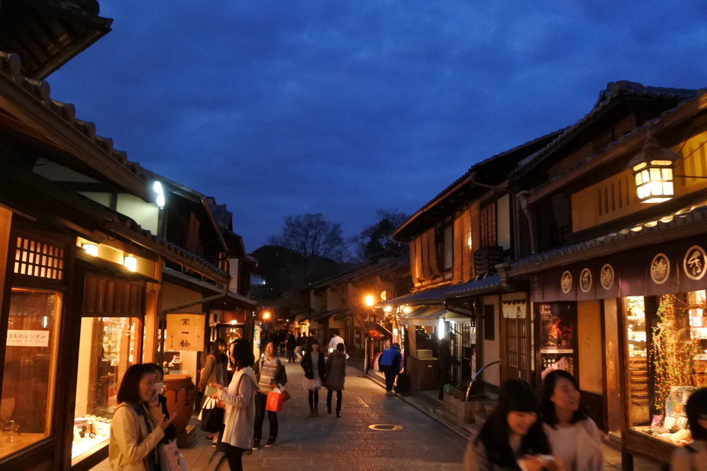 夜の古都