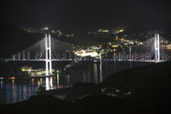 夜の長崎湾を跨ぐ橋