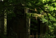 山奥に在る建物