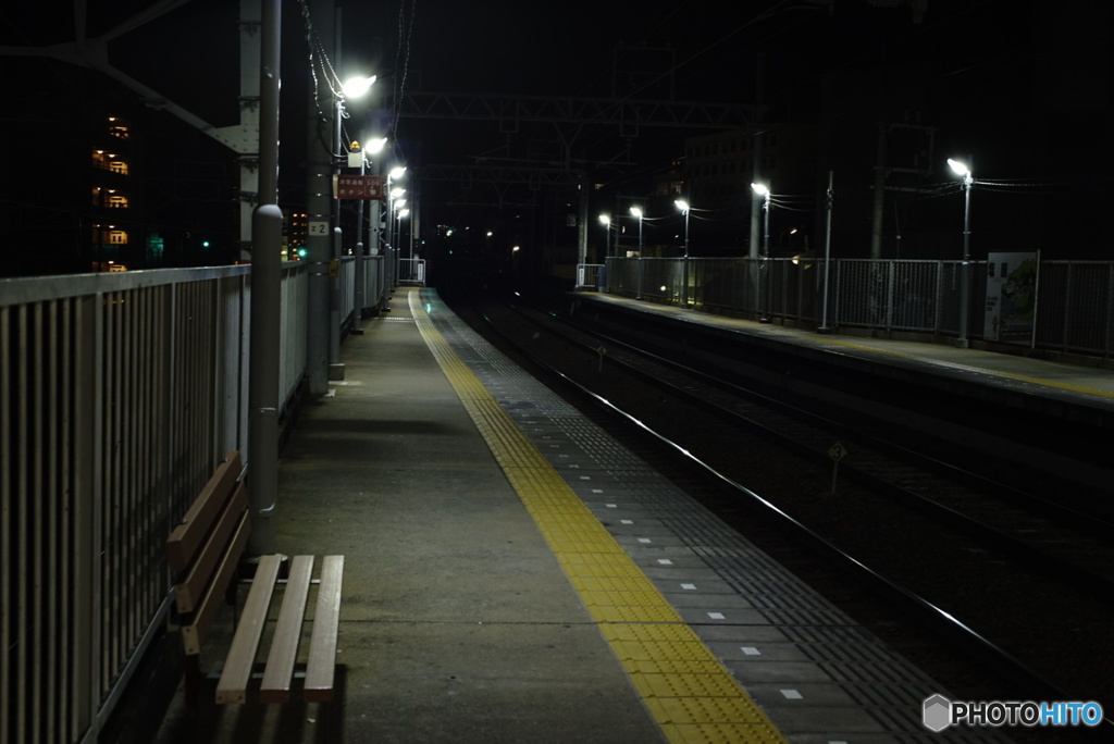 都会の無人駅