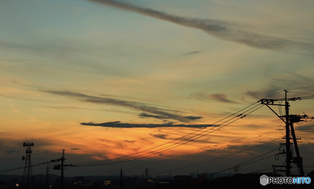 遠い茜雲