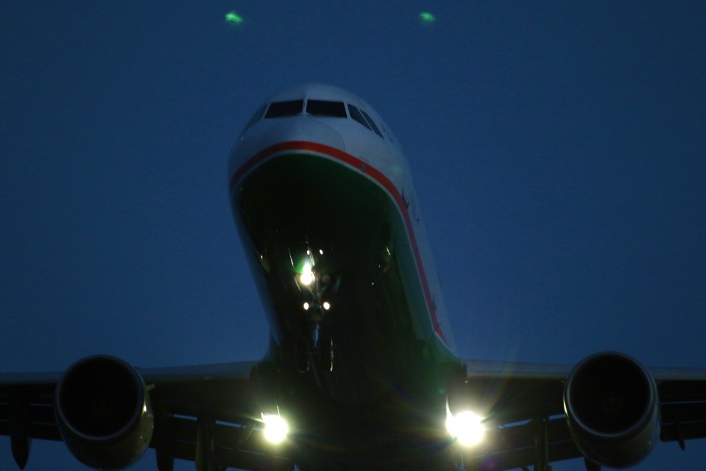 夜空からの着陸