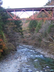 川と鉄橋