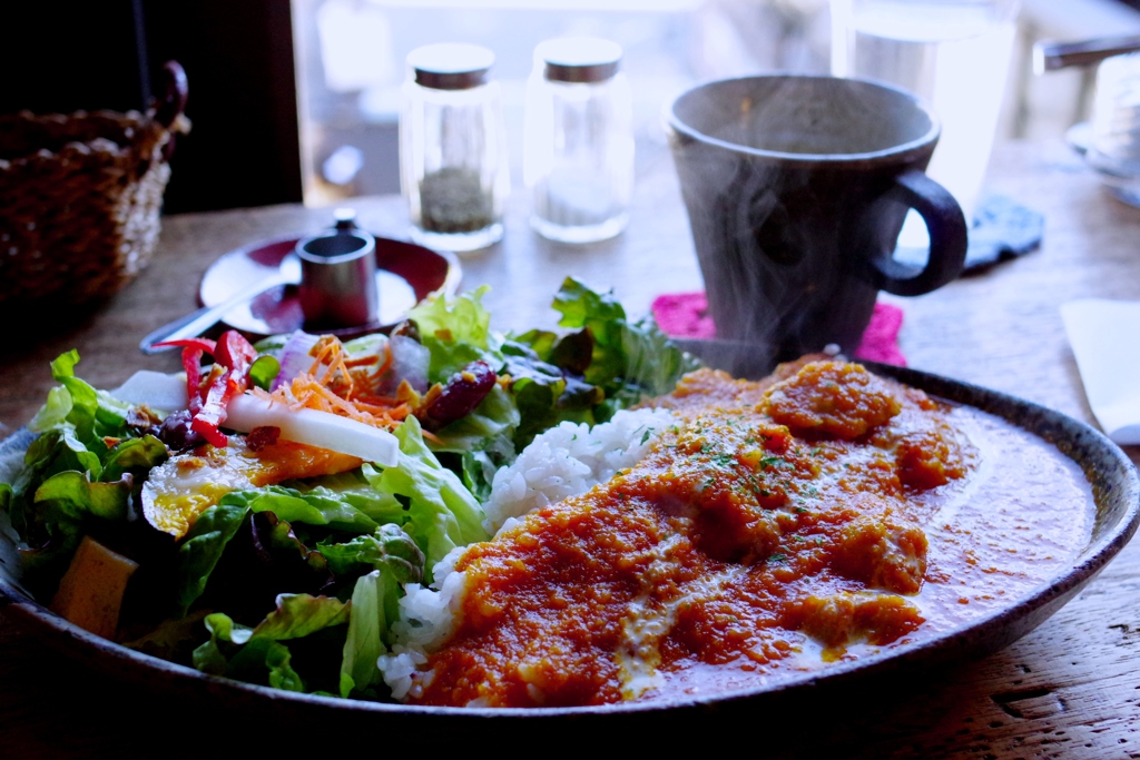 常滑焼のカレー皿とコーヒー椀でランチ