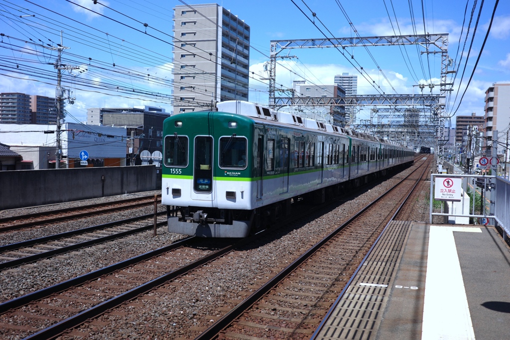 おけいはん　各駅停車　＠土居駅