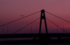 夕暮れの豊里大橋　with　飛行機