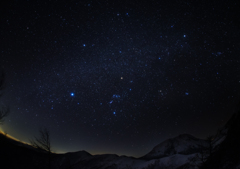 日光白根山と冬の星座 1