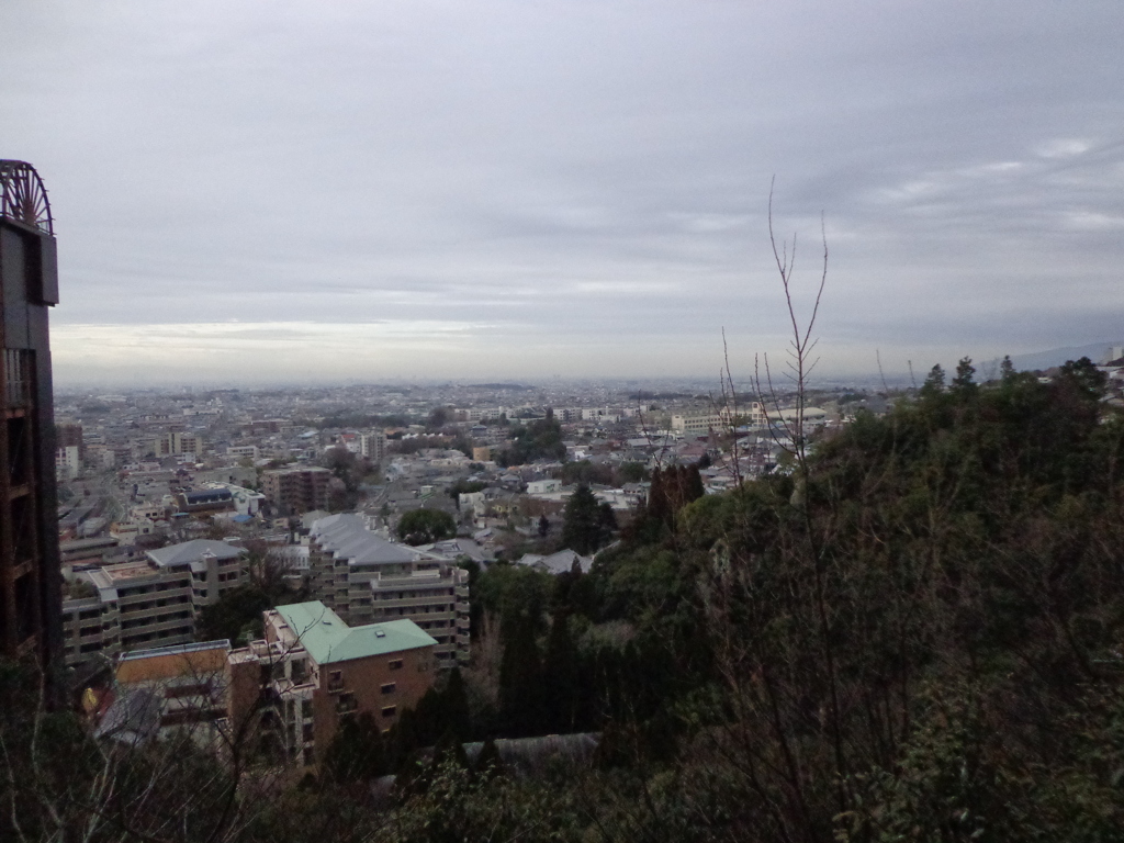 曇り空の大阪。