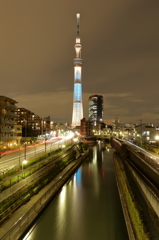 歩道橋からのスカイツリー