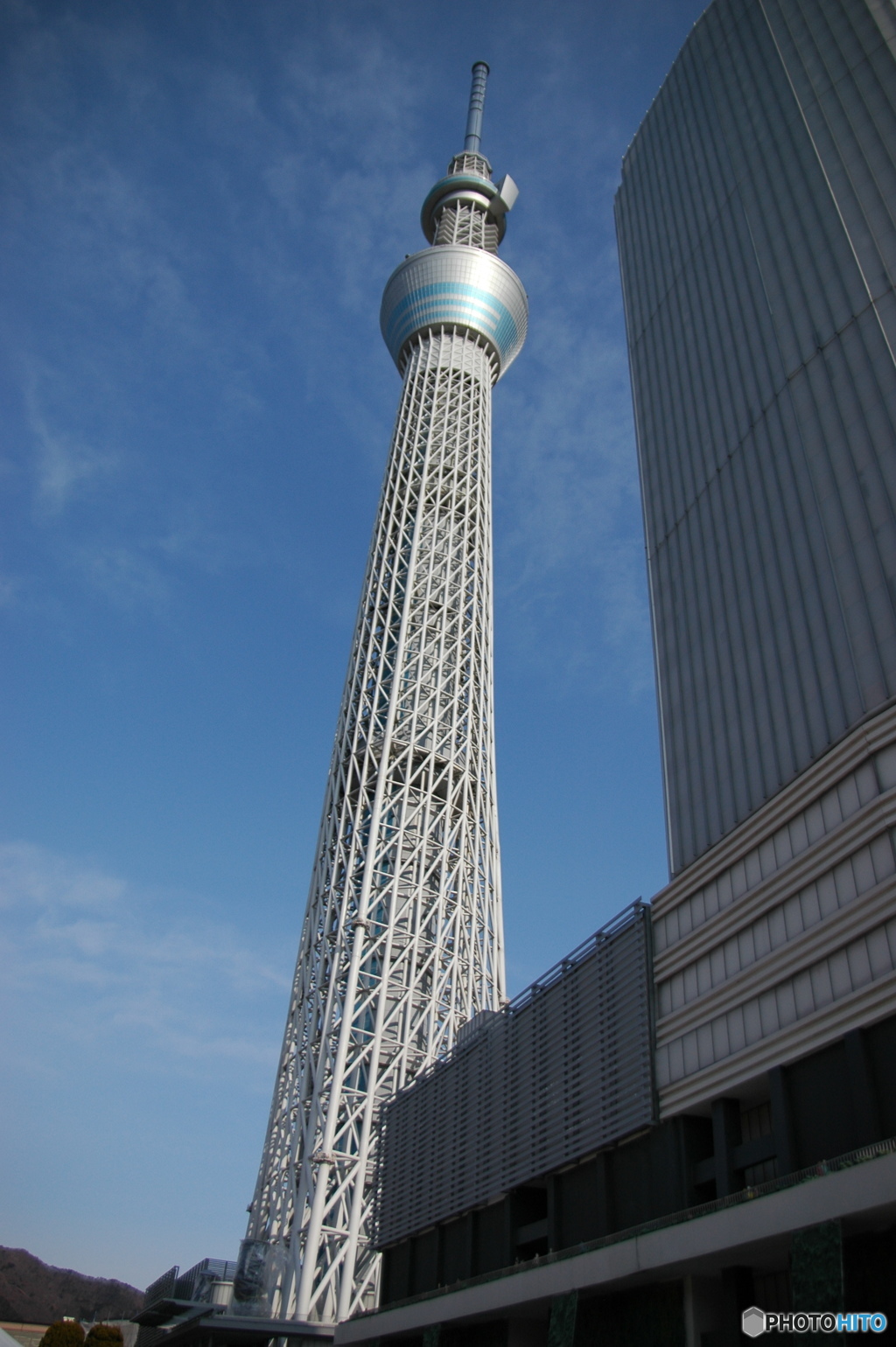 スカイツリー…だけど遠くに山が