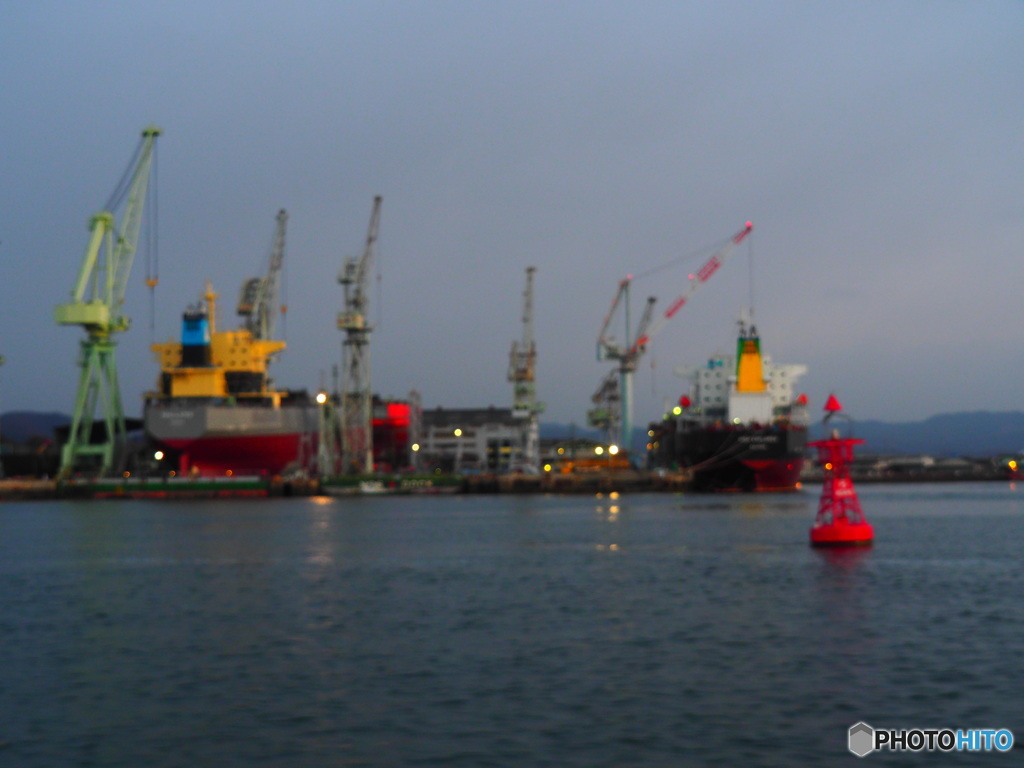 滲むshipyard