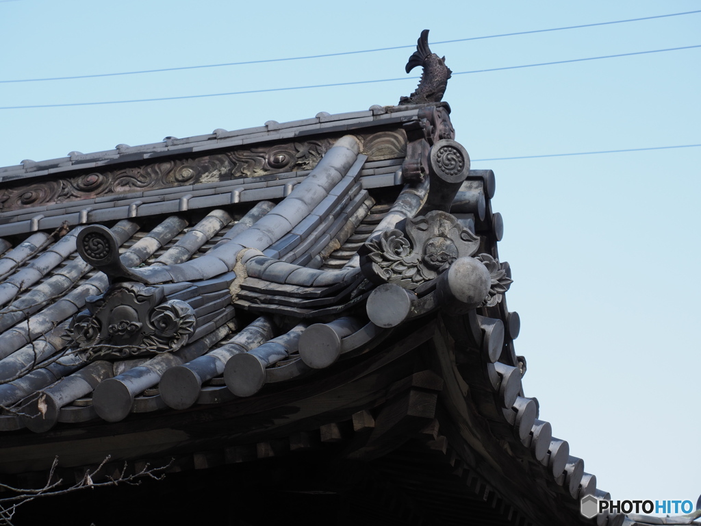古寺の鬼瓦
