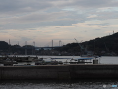 薄暮の水道