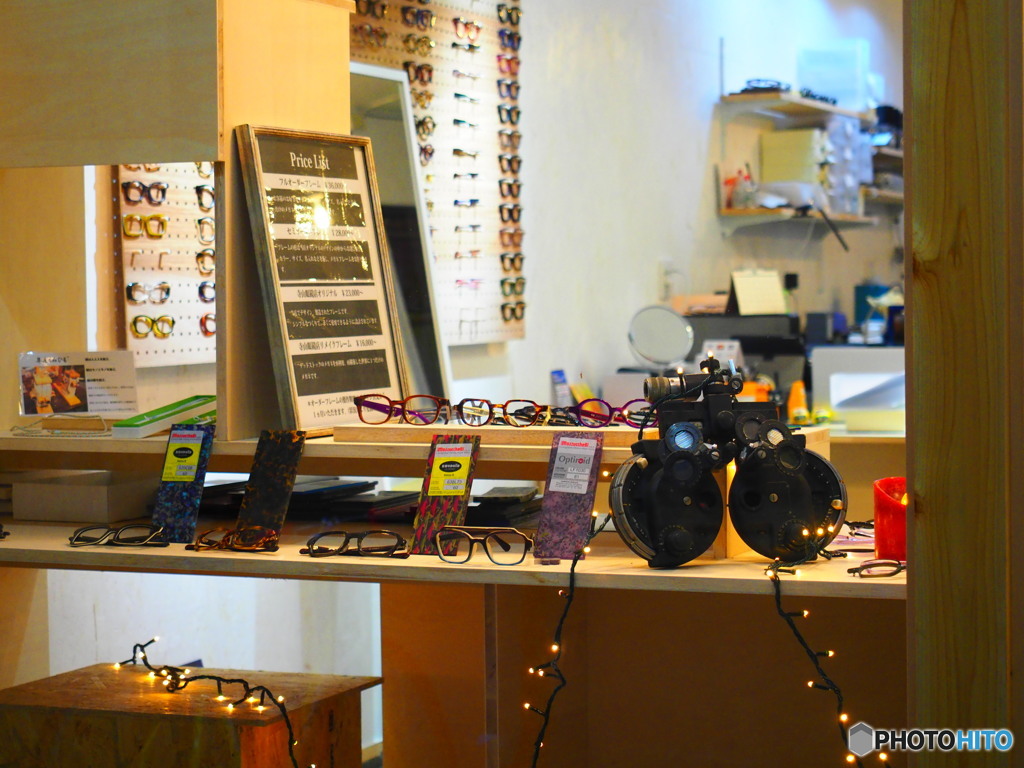 眼鏡店の店頭から