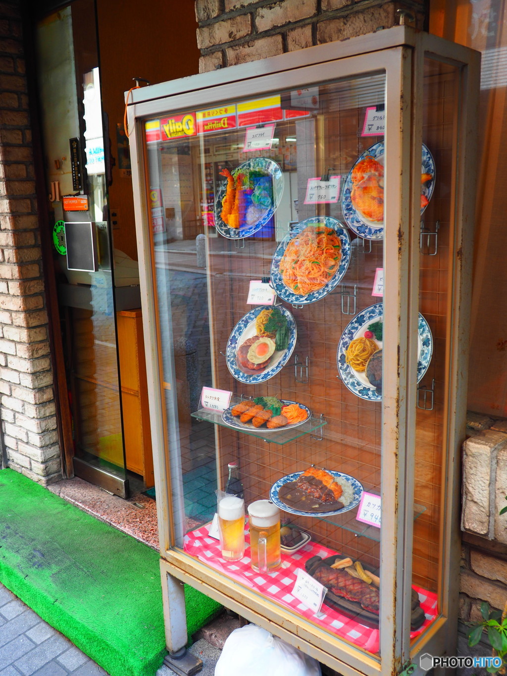 都会の片隅に残る洋食屋さん