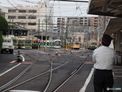 車庫を臨む