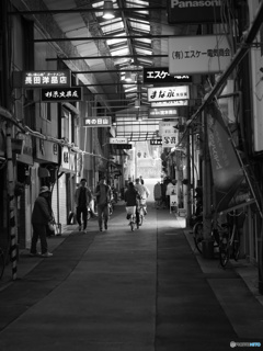 シャッター通りに流れる時間