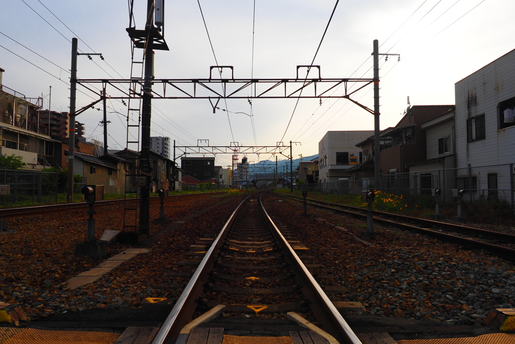 西に向かう鉄路