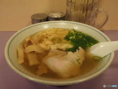 常連さんおなじみの天ぷら中華