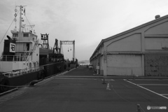 warehouse & ship