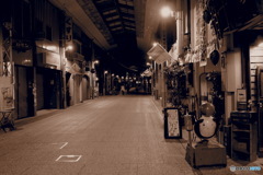 アーケード街 in the night