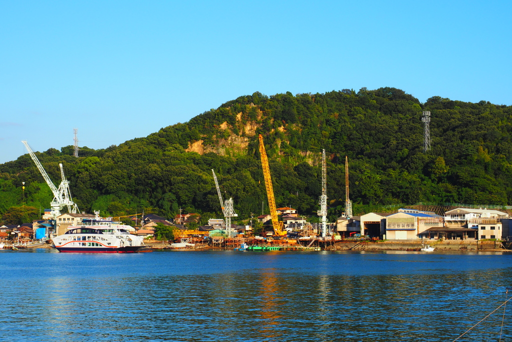 凪いだ海に…