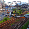 踏切渡る