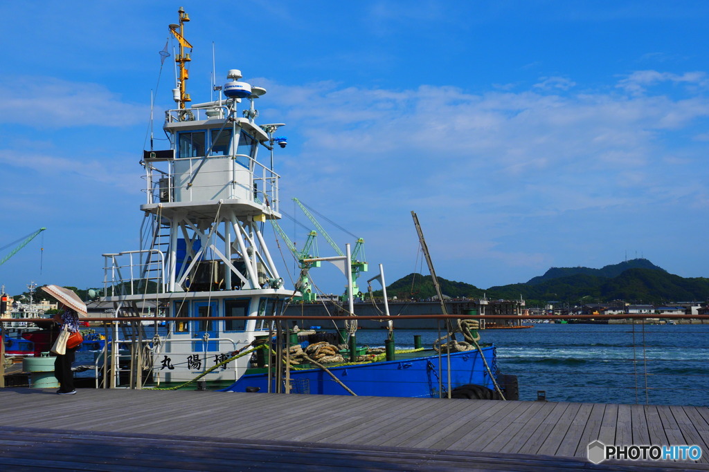 夏空、海、船、航跡