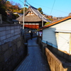 境内への道