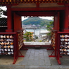 山門越しの風景