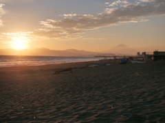 秋空な湘南海岸