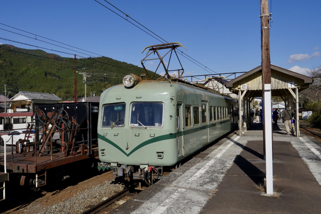 待ち合わせする電車